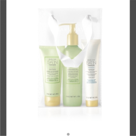 Mary Kay Satin Hands Set - Picture 5 of 5